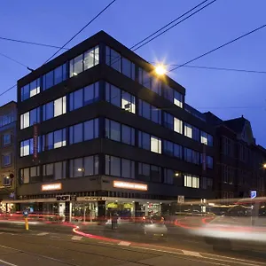 easyhotel-amsterdam.amsterdamhotelsnl.com/